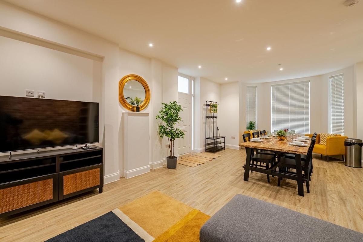 Апартаменты Brand New - Breeze Spacious 1-bedroom With Parking - Sleeps 4 Ppl- Internet Борнмут