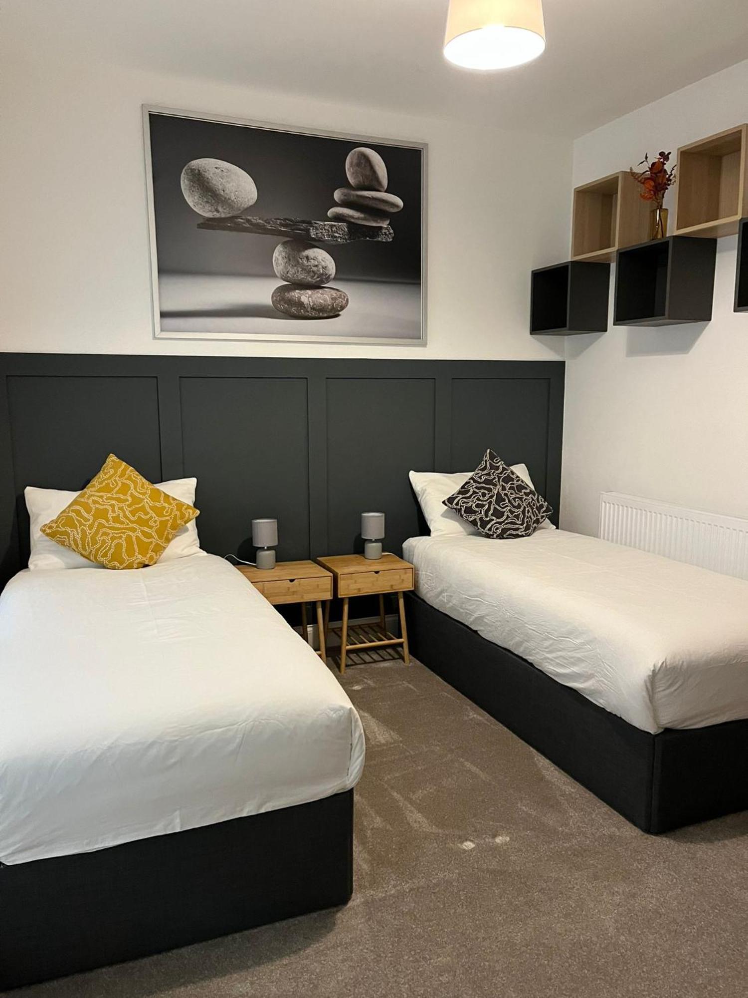 Апартаменты Brand New - Breeze Spacious 1-bedroom With Parking - Sleeps 4 Ppl- Internet *