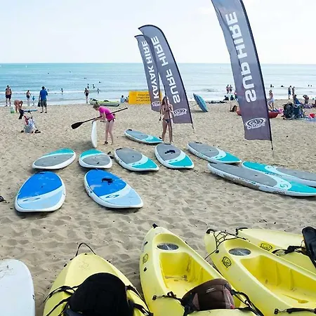 Brand New Apt - Beach Breeze Spacious 1-Bedroom Apartment With Parking - Sleeps 4 Ppl- Internet Bournemouth Exterior photo